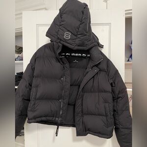 Aritzia Super puff Shorty